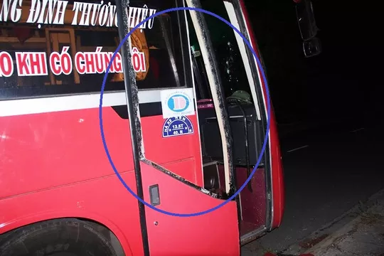 Nhắc nhở khách uống rượu, chủ xe bị đánh gãy xương - 2