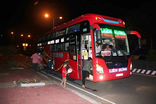 Nhắc nhở khách uống rượu, chủ xe bị đánh gãy xương - 5