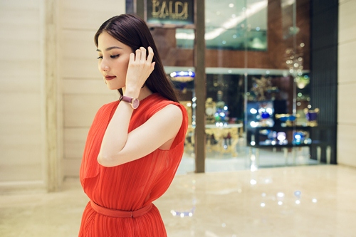 Diễm My 9X gây chú ý khi đeo đồng hồ 600 triệu đi sự kiện - 3
