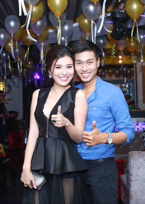 Vắng bạn gái cơ trưởng, Trương Thế Vinh lẻ bóng đi tiệc - 8