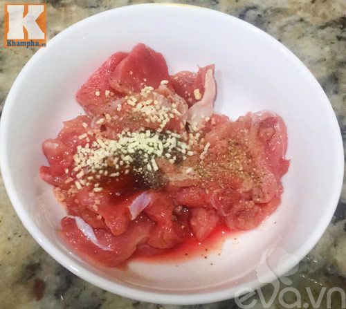 Thịt bò xào bông hẹ, nấm rơm ngon cơm - 2