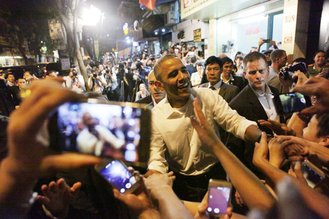 Nhà Trắng chia sẻ video toàn cảnh chuyến thăm Việt Nam của TT Obama - 2