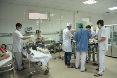 Lời kể của nạn nhân sống sót trong vụ nổ xe khách tại Lào - 1