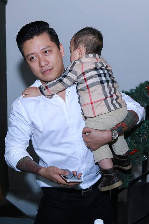 Tuấn Hưng nói về tuyên bố quot;cắt gânquot; người nói xấu con trai - 2