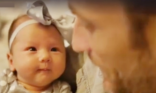 Phương Vy và chồng Tây hát bên con gái đáng yêu tựa thiên thần - 7