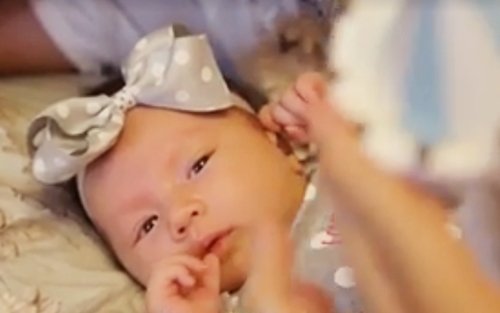 Phương Vy và chồng Tây hát bên con gái đáng yêu tựa thiên thần - 9