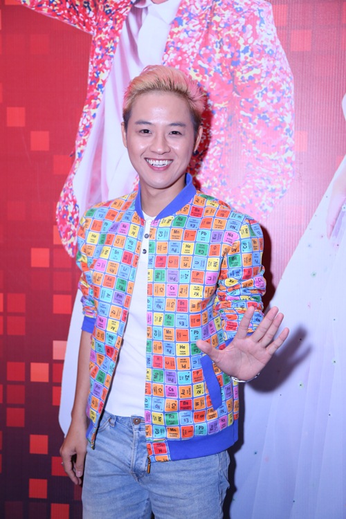 Gil Lê tóc xanh nổi bật gây chú ý bên cạnh Hương Giang Idol - 6