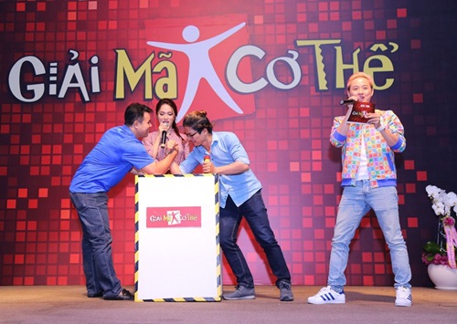 Gil Lê tóc xanh nổi bật gây chú ý bên cạnh Hương Giang Idol - 16