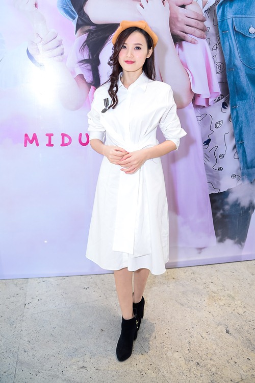 Midu trẻ trung như nữ sinh đi dự sự kiện - 3