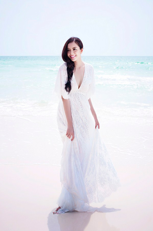 Chân dài Ngọc Quý thả dáng tinh khôi giữa đảo ngọc - 9