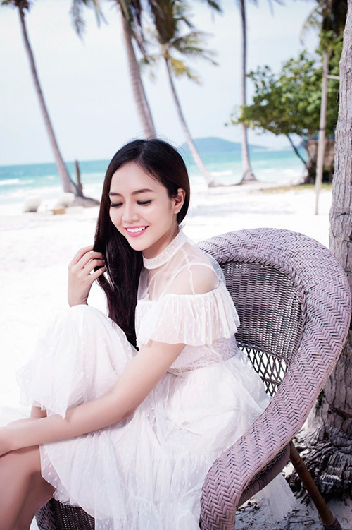 Chân dài Ngọc Quý thả dáng tinh khôi giữa đảo ngọc - 4