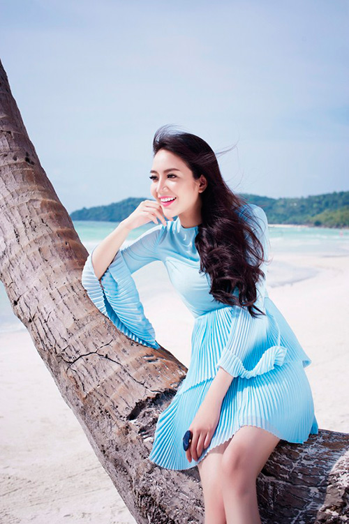 Chân dài Ngọc Quý thả dáng tinh khôi giữa đảo ngọc - 1