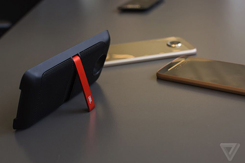 Bộ đôi smartphone Moto Z siêu mỏng, siêu bền, không jack tai nghe chính thức ra mắt - 13