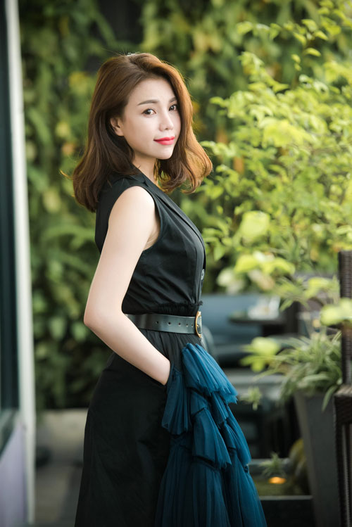 Chia tay bạn trai, Trà Ngọc Hằng đắm đuối hôn Hiếu Nguyễn - 14