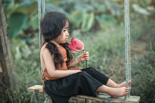 Mê mẩn bé gái Hà Nội 4 tuổi xinh như tiên nữ bên hồ sen - 12