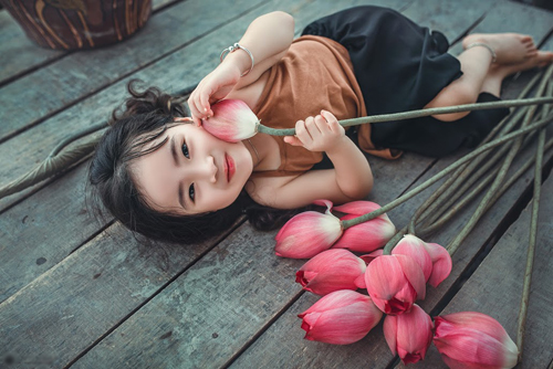 Mê mẩn bé gái Hà Nội 4 tuổi xinh như tiên nữ bên hồ sen - 16