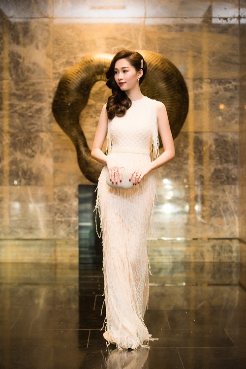 Hoa hậu Thu Thảo cuốn hút lấn át dàn mỹ nhân tại sự kiện - 3