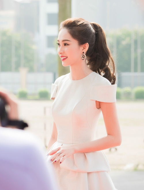 Hoa hậu Thu Thảo cuốn hút lấn át dàn mỹ nhân tại sự kiện - 5