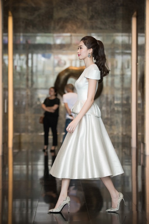 Hoa hậu Thu Thảo cuốn hút lấn át dàn mỹ nhân tại sự kiện - 7