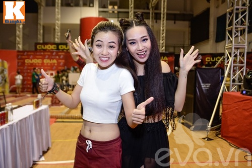 Hương Giang Idol vắng mặt, Tiến Đạt chơi trội với quot;câyquot; xanh lét đi nhận giải - 5