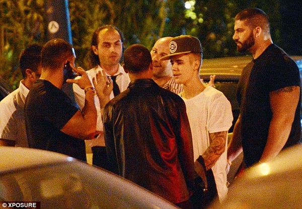 Lộ clip Justin Bieber đánh người gây xôn xao - 3