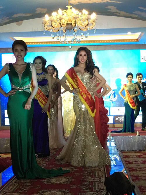 Nữ hoàng sắc đẹp 2014 duyên dáng làm giám khảo - 1