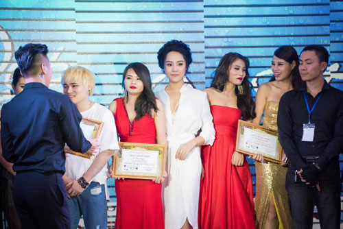 Nữ hoàng sắc đẹp 2014 duyên dáng làm giám khảo - 3