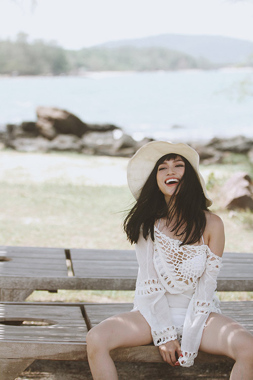 Sĩ Thanh khoe thân hình quot;ngọt lịmquot; trên biển - 8