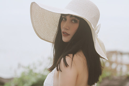 Sĩ Thanh khoe thân hình quot;ngọt lịmquot; trên biển - 1