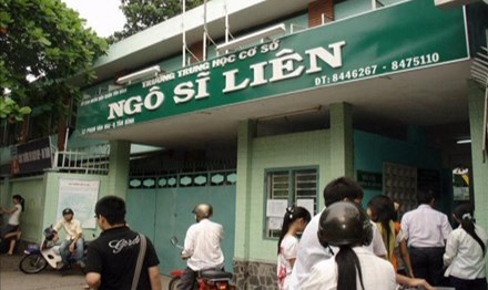 Trường học trả lại tiền học thêm cho học sinh - 1