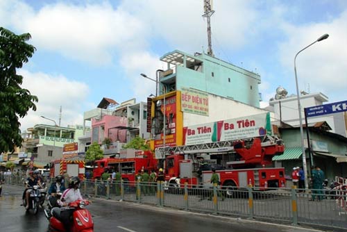 Vụ cháy 4 người chết: Tiếng la hét tắt dần trong lửa đỏ - 1