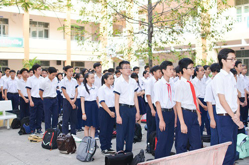 Nhiều học sinh TP.HCM mệt mỏi, ngáp trước giờ thi vào lớp 10 - 6