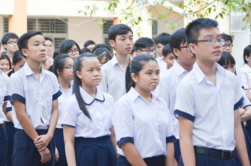 Nhiều học sinh TP.HCM mệt mỏi, ngáp trước giờ thi vào lớp 10 - 7