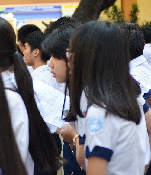 Nhiều học sinh TP.HCM mệt mỏi, ngáp trước giờ thi vào lớp 10 - 8