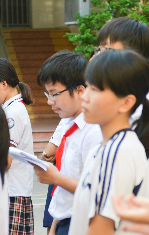 Nhiều học sinh TP.HCM mệt mỏi, ngáp trước giờ thi vào lớp 10 - 9