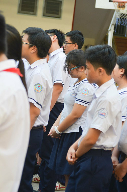 Nhiều học sinh TP.HCM mệt mỏi, ngáp trước giờ thi vào lớp 10 - 12
