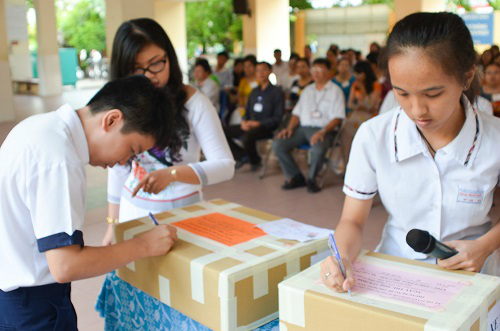 Nhiều học sinh TP.HCM mệt mỏi, ngáp trước giờ thi vào lớp 10 - 15