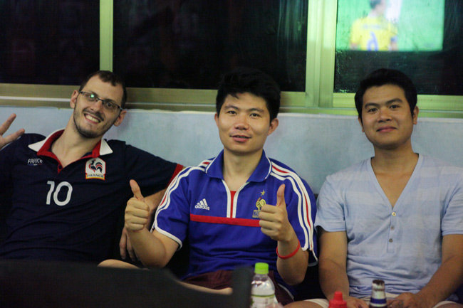 Ảnh: Người Hà Nội trắng đêm xem EURO - 10