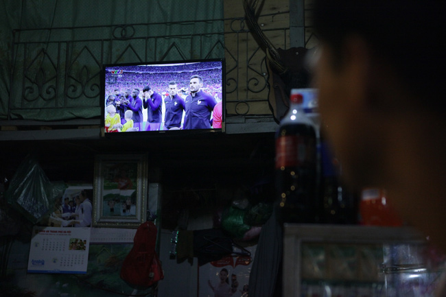 Ảnh: Người Hà Nội trắng đêm xem EURO - 4