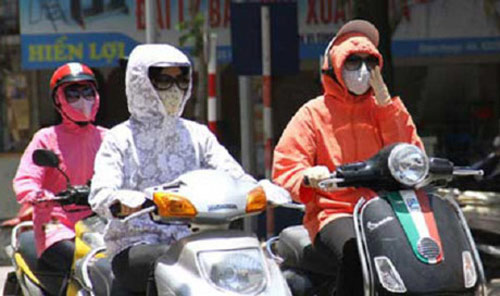 Cuối tuần nắng nóng quay trở lại, chiều tối có mưa dông - 1