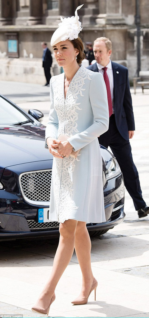 Công nương Kate bình thản sau khi bị quot;bà cô bên chồng liếc xéoquot; - 1