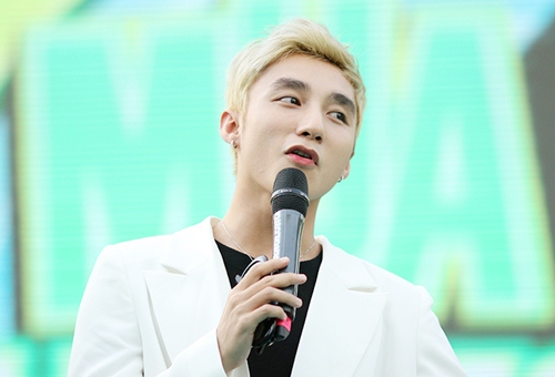 Sơn Tùng M-TP cực ngầu khi xuất hiện tại Hà Nội - 2