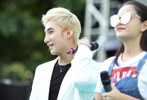 Sơn Tùng M-TP cực ngầu khi xuất hiện tại Hà Nội - 4