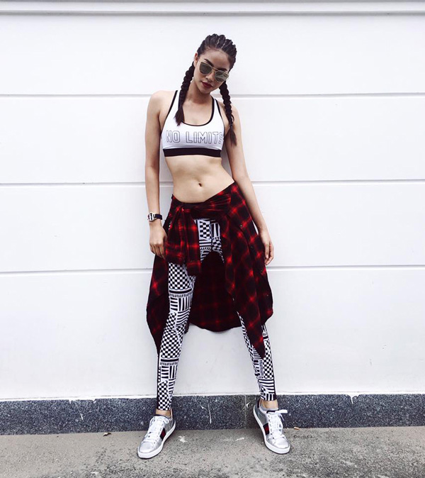 Mỹ Tâm xì tin ở tuổi 35, Lê Thúy sexy bên chồng điển trai - 4