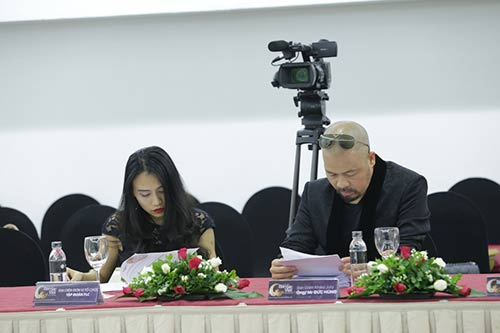 Á hậu Thu Hương, Đức Hùng trẻ trung, nhí nhảnh đi chấm thi - 11