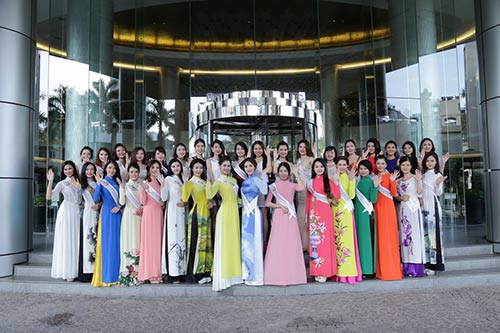 Á hậu Thu Hương, Đức Hùng trẻ trung, nhí nhảnh đi chấm thi - 7