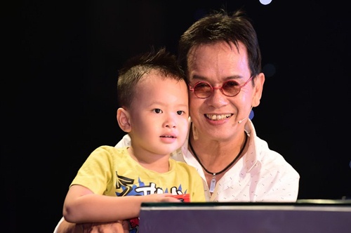 quot;Trái ngọtquot; đáng yêu của nhạc sĩ U70 Đức Huy với vợ kém 44 tuổi - 5