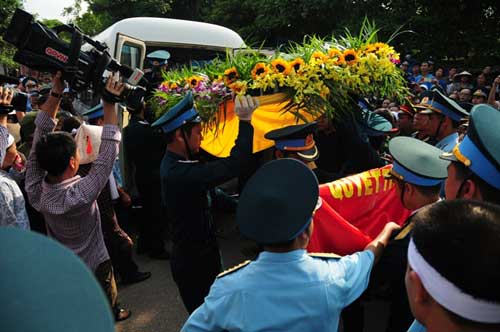 Di hài đại tá Khải đã về với đất mẹ Bắc Giang - 2