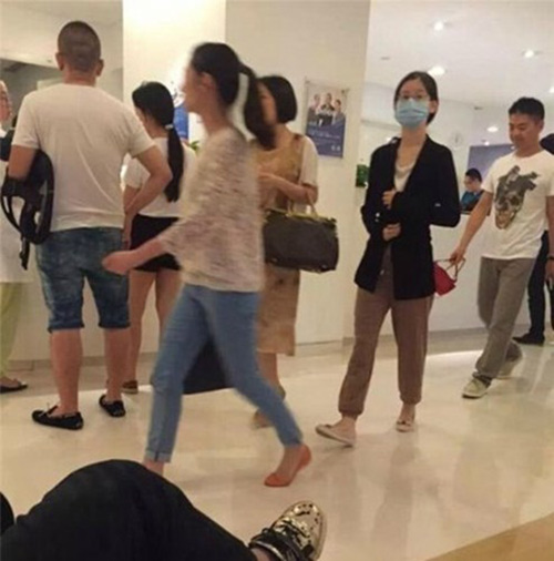 “Cô bé trà sữa” xuống sắc khó tin sau sinh con cho đại gia U40 - 4