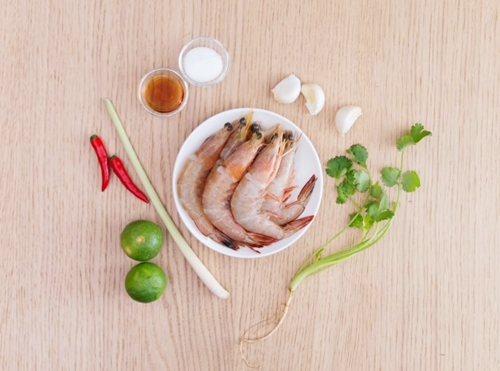 Tôm hấp tỏi ngon ơi là ngon - 1